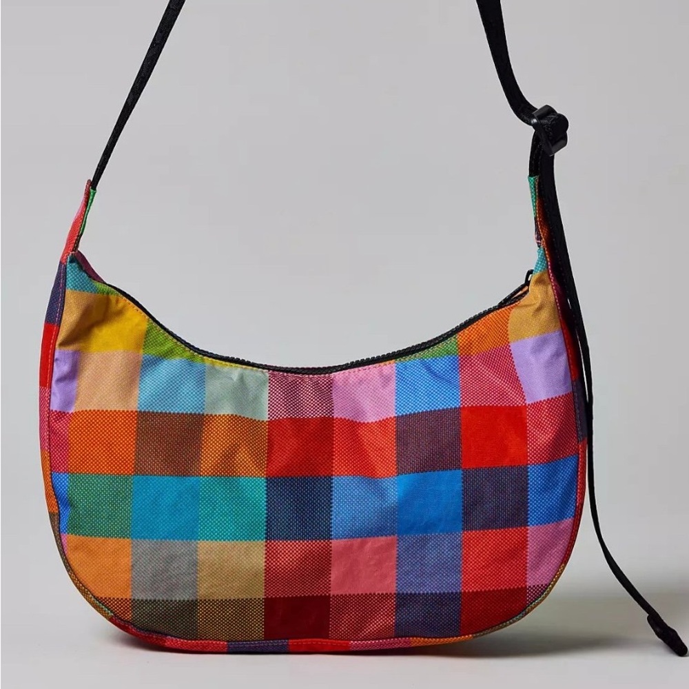 BAGGU medium crescent in madras print NWT